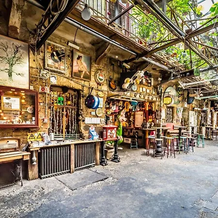 Casadeco Apt-stunning New York Cafe View *