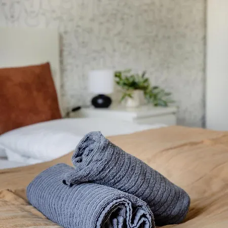 Casadeco Apt-stunning New York Cafe View *